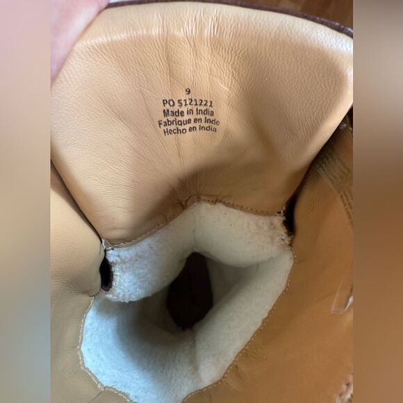 Wilder Mukluk Boots/ size 9 - Picture 14 of 15